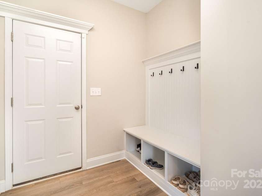 6814 Forney Hill Road, Denver, NC 28037.  MLS# CAR4255011, YatesRealty ID 2002. Mud Room