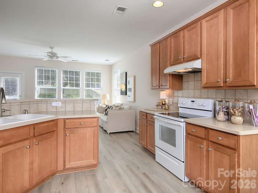15318 Hugh Torance Parkway, Huntersville, NC 28078.  MLS# CAR4367647, YatesRealty ID 20020. 