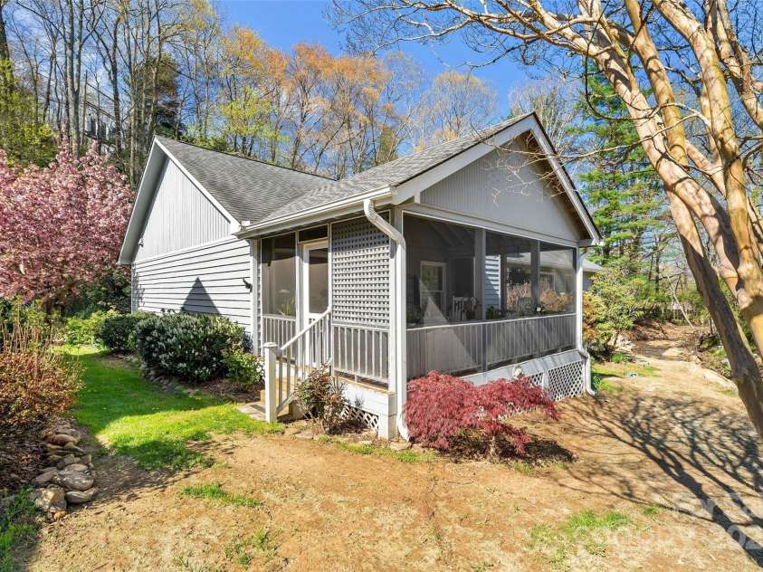 2 Llama Vista Court, Black Mountain, NC 28711.  MLS# CAR4239859, YatesRealty ID 20020. 