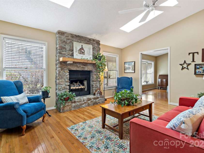 2 Llama Vista Court, Black Mountain, NC 28711.  MLS# CAR4239859, YatesRealty ID 20020. 