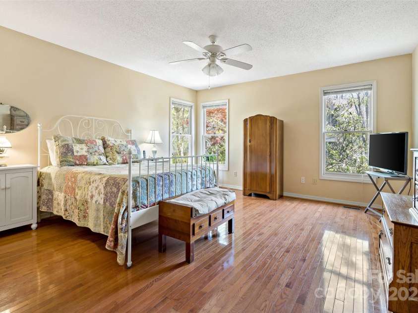 2 Llama Vista Court, Black Mountain, NC 28711.  MLS# CAR4239859, YatesRealty ID 20020. 