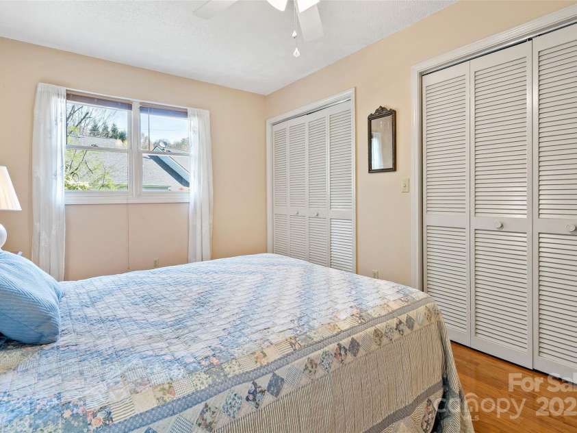 2 Llama Vista Court, Black Mountain, NC 28711.  MLS# CAR4239859, YatesRealty ID 20020. 