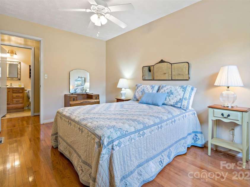 2 Llama Vista Court, Black Mountain, NC 28711.  MLS# CAR4239859, YatesRealty ID 20020. 