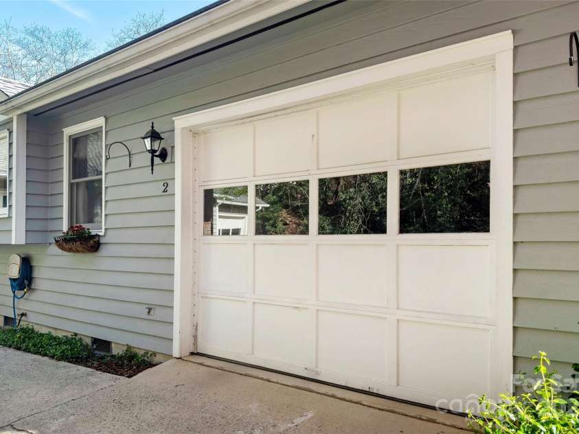 2 Llama Vista Court, Black Mountain, NC 28711.  MLS# CAR4239859, YatesRealty ID 20020. 