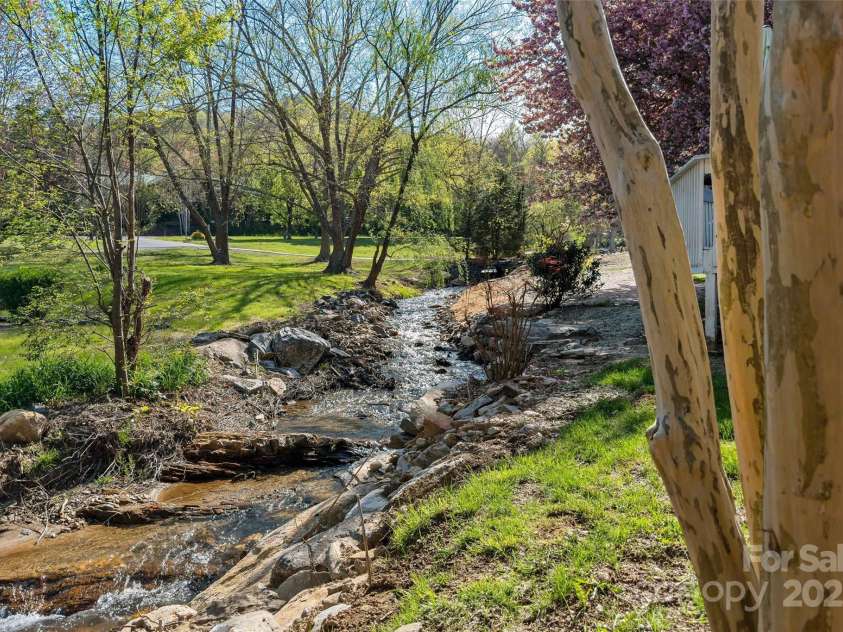 2 Llama Vista Court, Black Mountain, NC 28711.  MLS# CAR4239859, YatesRealty ID 20020. 