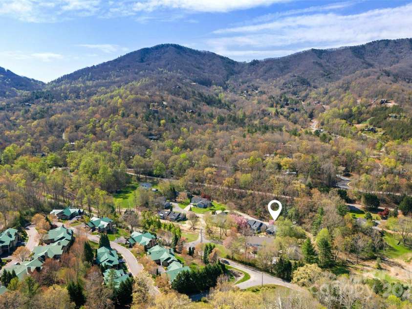 2 Llama Vista Court, Black Mountain, NC 28711.  MLS# CAR4239859, YatesRealty ID 20020. 