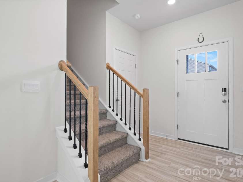 534 13th Avenue Drive, Hickory, NC 28601.  MLS# CAR4368370, YatesRealty ID 20021. 