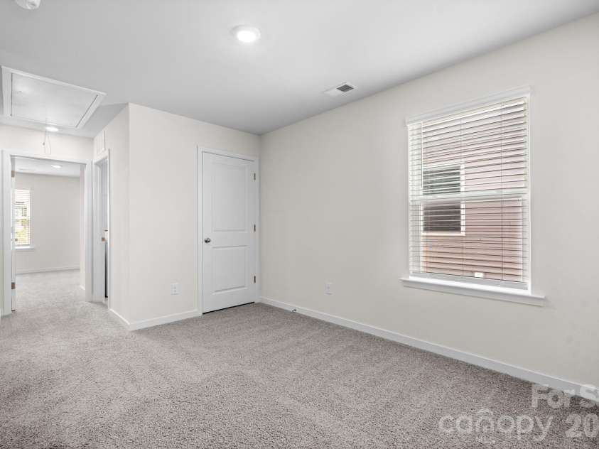 534 13th Avenue Drive, Hickory, NC 28601.  MLS# CAR4368370, YatesRealty ID 20021. 