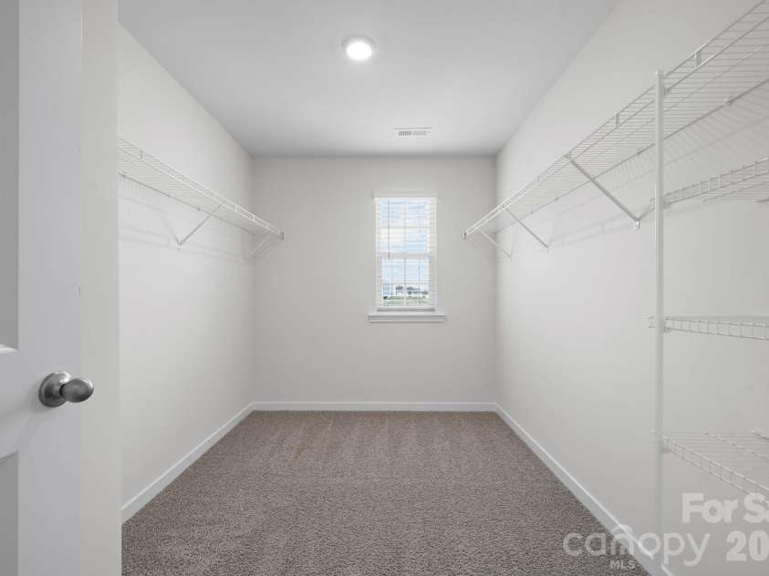 534 13th Avenue Drive, Hickory, NC 28601.  MLS# CAR4368370, YatesRealty ID 20021. 