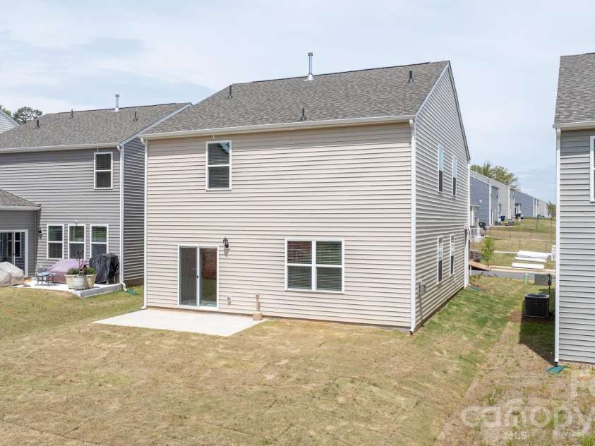 534 13th Avenue Drive, Hickory, NC 28601.  MLS# CAR4368370, YatesRealty ID 20021. 