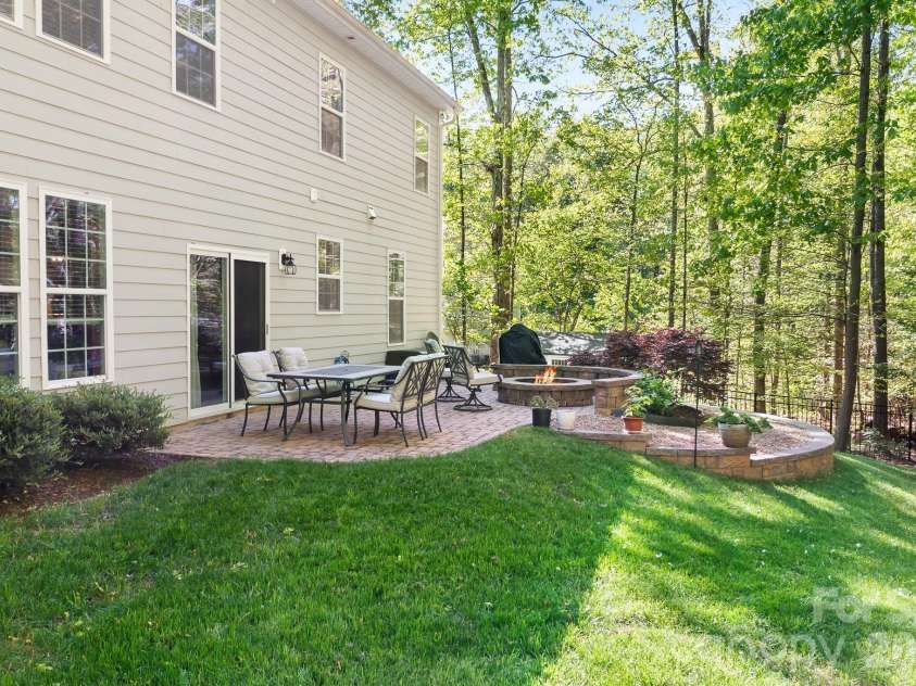7311 Snowbird Court, Mint Hill, NC 28227.  MLS# CAR4346997, YatesRealty ID 20022. 