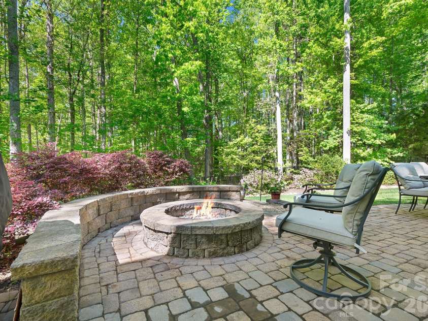 7311 Snowbird Court, Mint Hill, NC 28227.  MLS# CAR4346997, YatesRealty ID 20022. 
