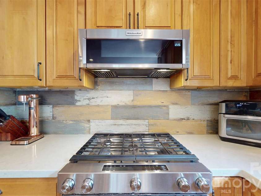 1419 Cavendish Court, Charlotte, NC 28211.  MLS# CAR4370471, YatesRealty ID 20024. 