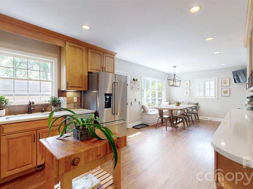 1419 Cavendish Court, Charlotte, NC 28211.  MLS# CAR4370471, YatesRealty ID 20024. 