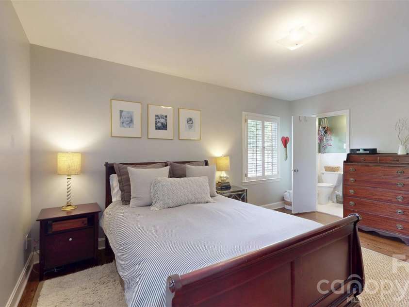 1419 Cavendish Court, Charlotte, NC 28211.  MLS# CAR4370471, YatesRealty ID 20024. 