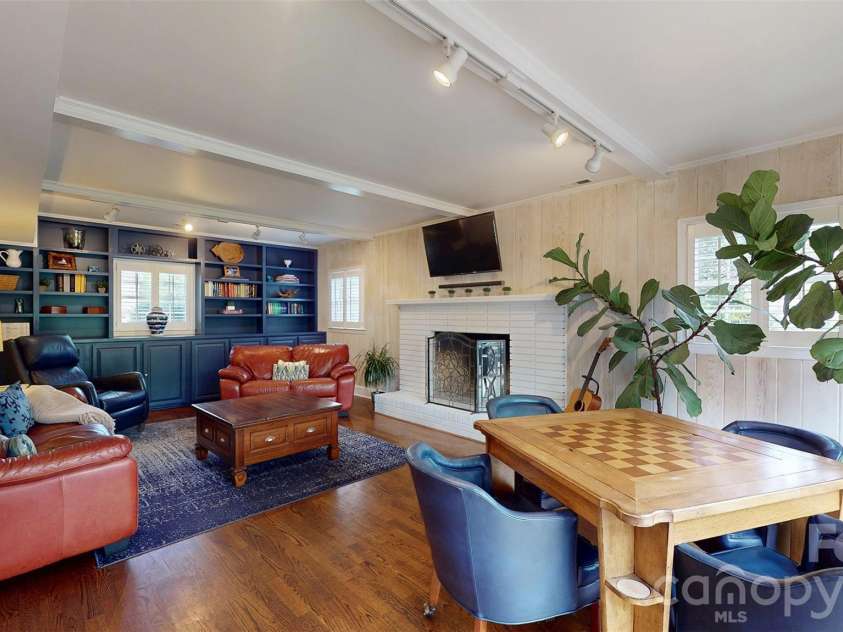 1419 Cavendish Court, Charlotte, NC 28211.  MLS# CAR4370471, YatesRealty ID 20024. 