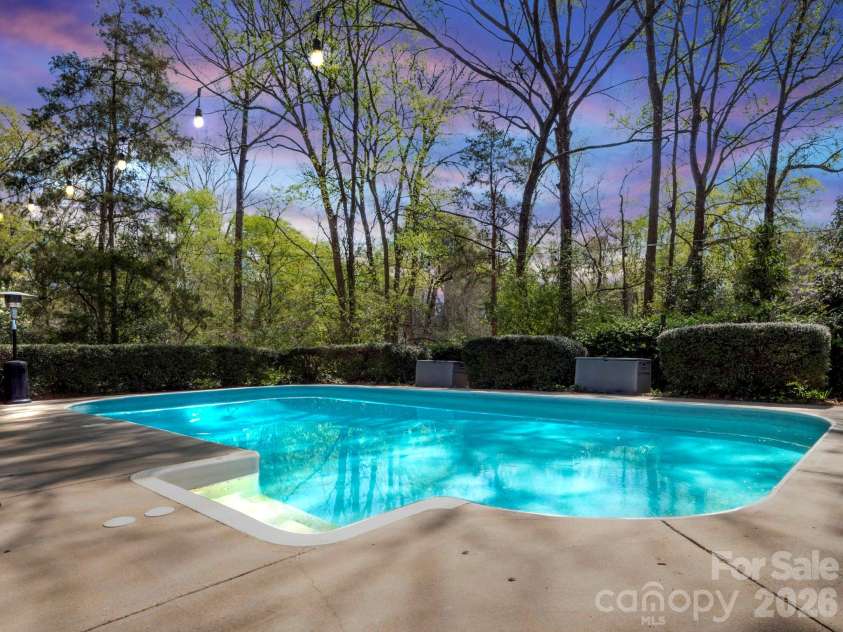 1419 Cavendish Court, Charlotte, NC 28211.  MLS# CAR4370471, YatesRealty ID 20024. 