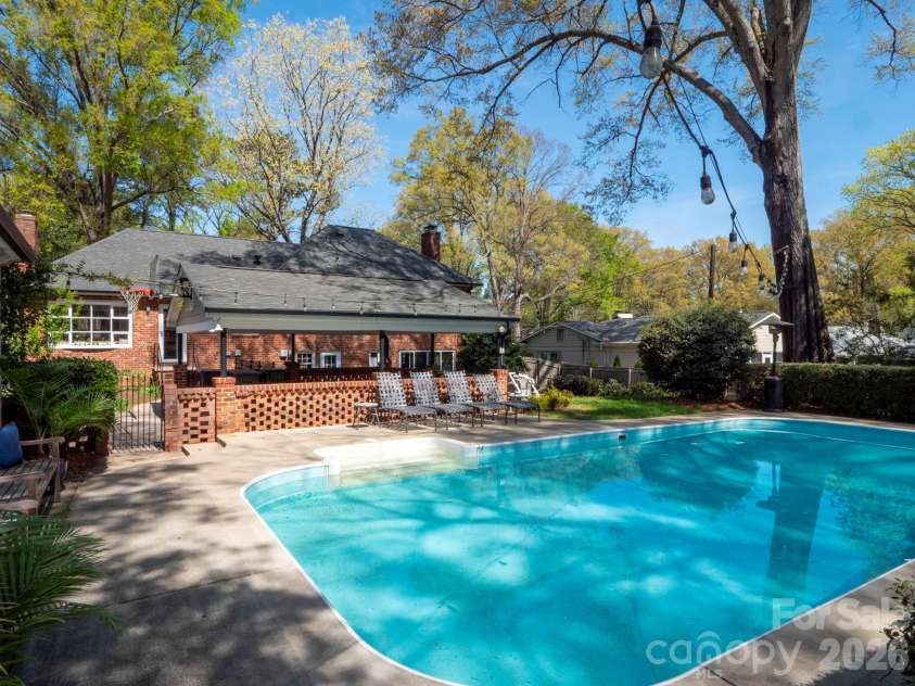 1419 Cavendish Court, Charlotte, NC 28211.  MLS# CAR4370471, YatesRealty ID 20024. 