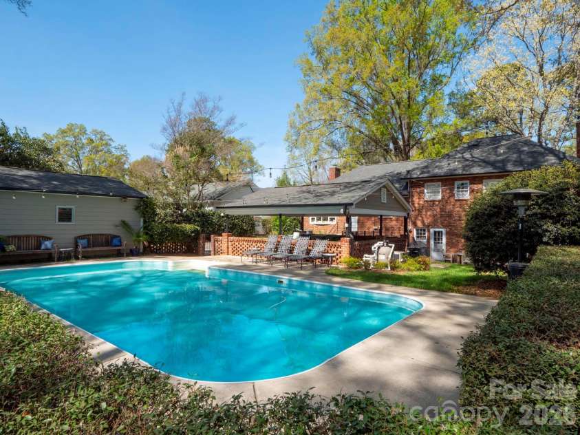 1419 Cavendish Court, Charlotte, NC 28211.  MLS# CAR4370471, YatesRealty ID 20024. 