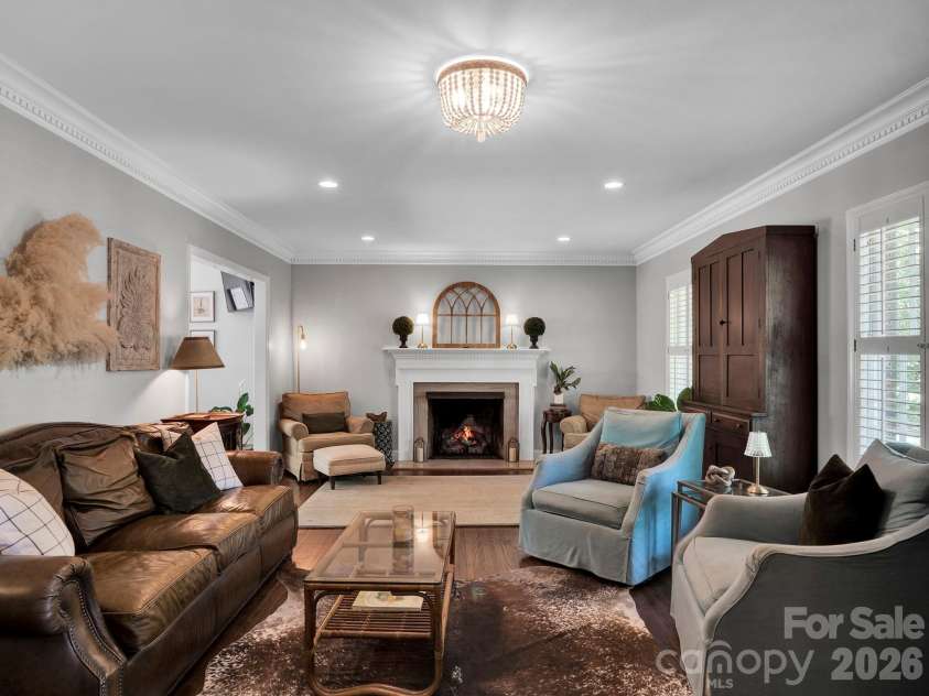 1419 Cavendish Court, Charlotte, NC 28211.  MLS# CAR4370471, YatesRealty ID 20024. 