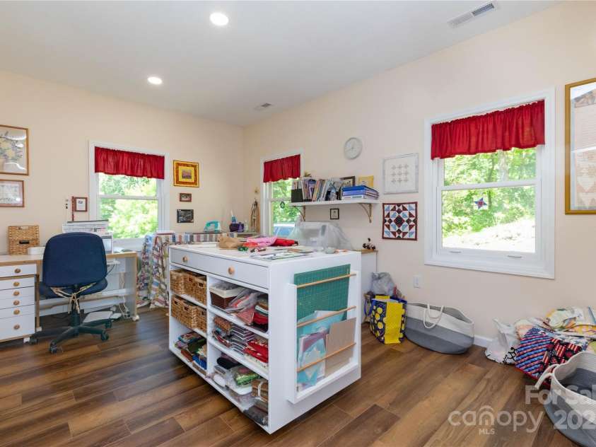 33 Freedom Drive, Waynesville, NC 28786.  MLS# CAR4260986, YatesRealty ID 20025. Craft/Bonus Room