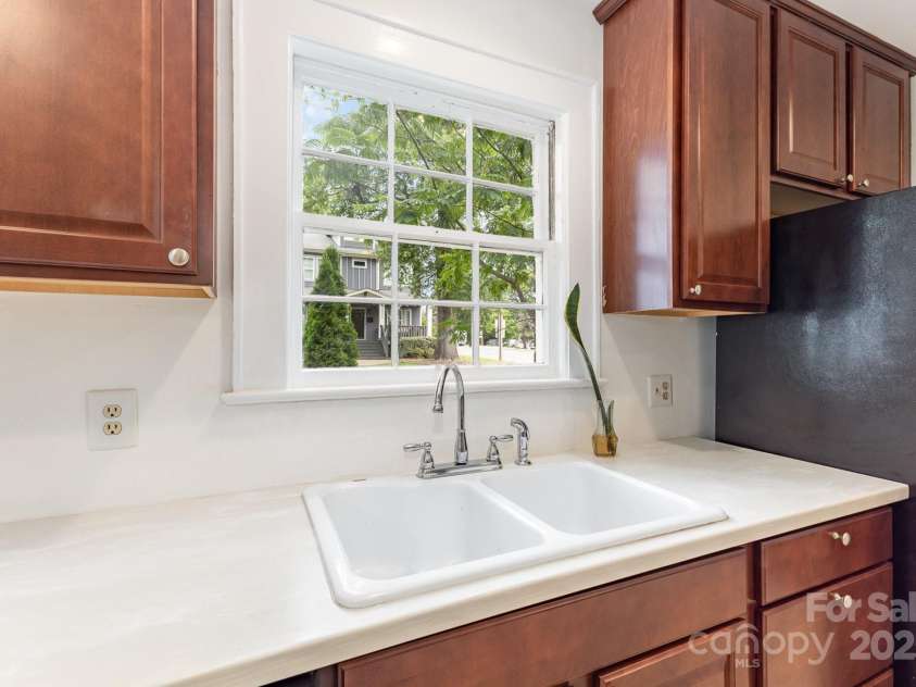 1400 Matheson Avenue, Charlotte, NC 28205.  MLS# CAR4263198, YatesRealty ID 20026. 