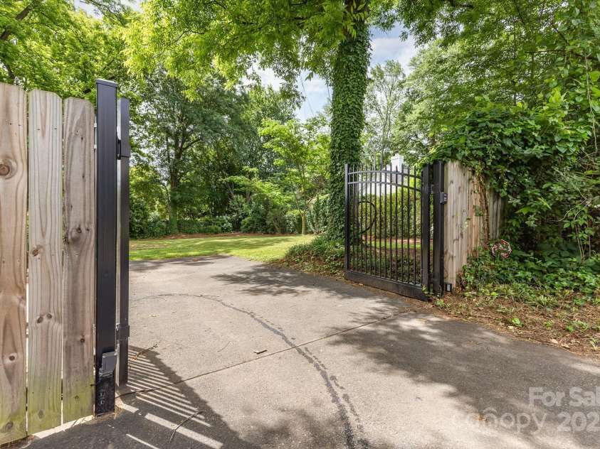 1400 Matheson Avenue, Charlotte, NC 28205.  MLS# CAR4263198, YatesRealty ID 20026. 