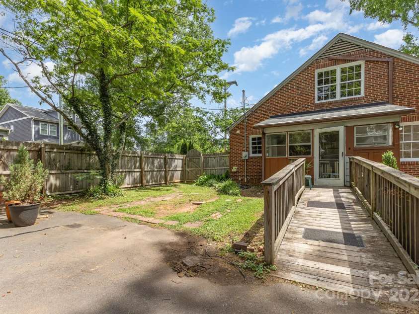 1400 Matheson Avenue, Charlotte, NC 28205.  MLS# CAR4263198, YatesRealty ID 20026. 