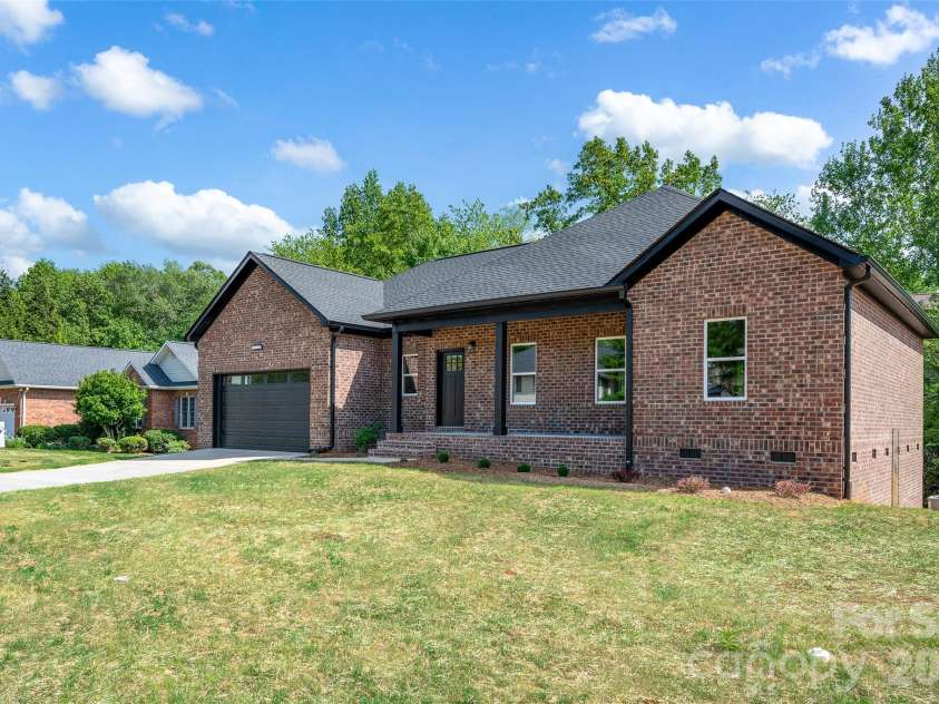 906 4th Street, Conover, NC 28613.  MLS# CAR4372507, YatesRealty ID 20026. 