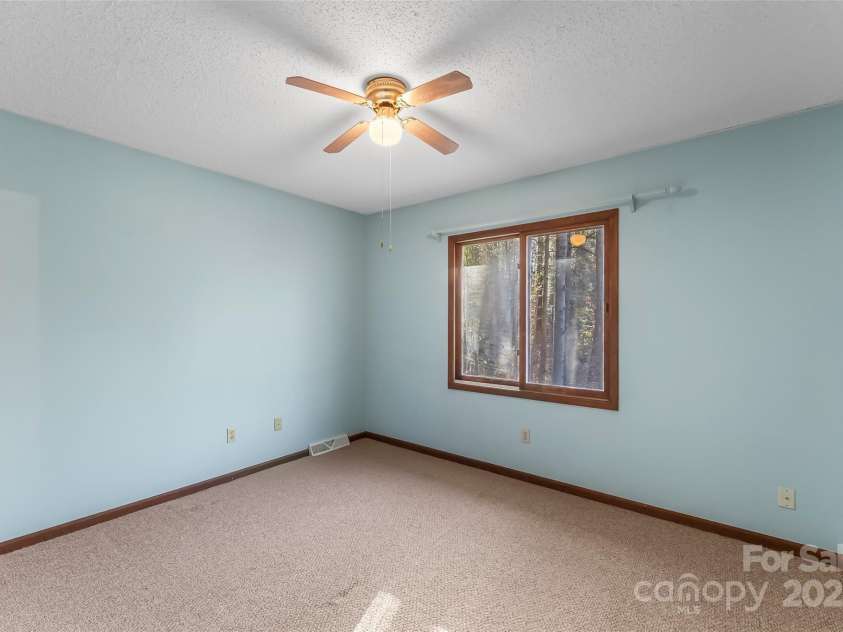 39 Oak Court, Fletcher, NC 28732.  MLS# CAR4330927, YatesRealty ID 20027. 2nd bedroom on main