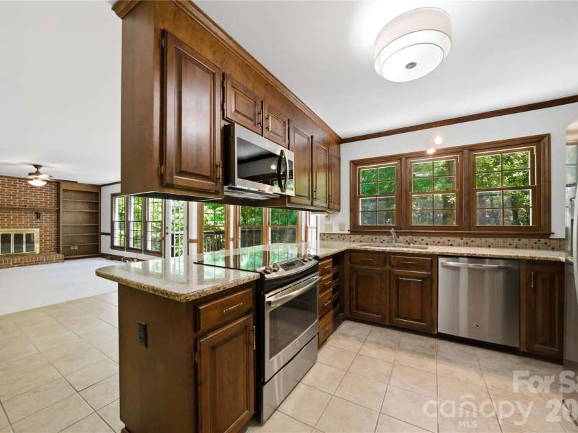 6200 Gold Wagon Lane, Mint Hill, NC 28227.  MLS# CAR4370978, YatesRealty ID 20027. 