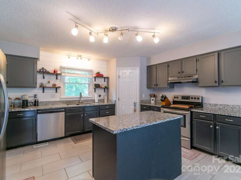 1739 Lesa Lin Drive, Monroe, NC 28112.  MLS# CAR4260036, YatesRealty ID 20028. 