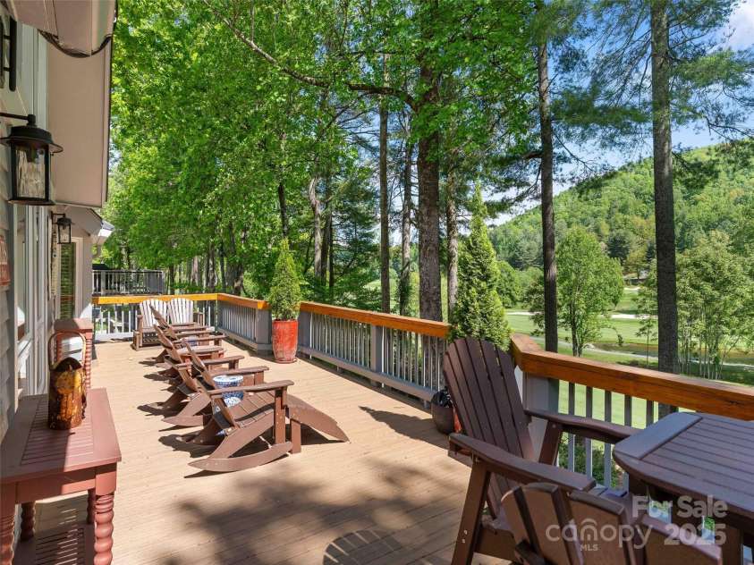 161 Winding Meadows Drive, Flat Rock, NC 28731.  MLS# CAR4256144, YatesRealty ID 20029. 