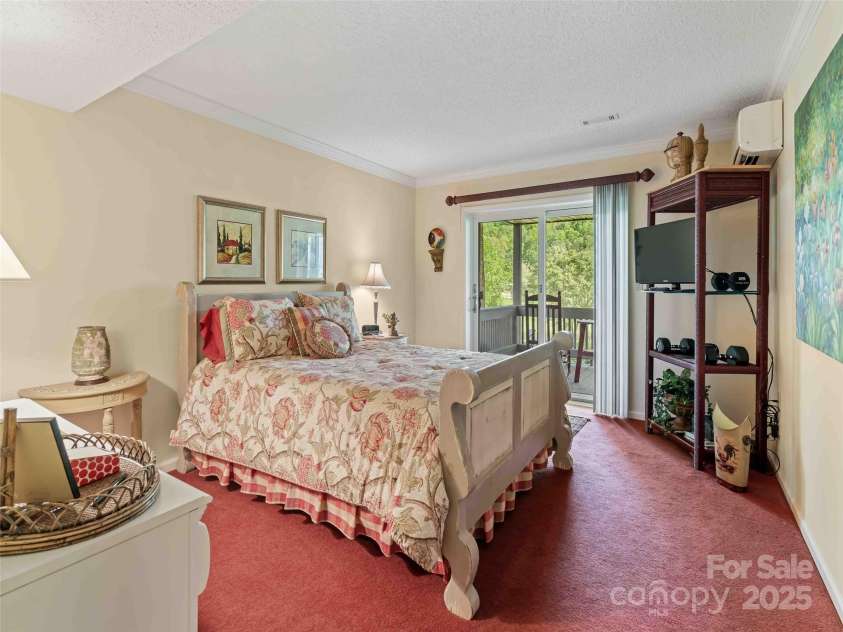 161 Winding Meadows Drive, Flat Rock, NC 28731.  MLS# CAR4256144, YatesRealty ID 20029. 