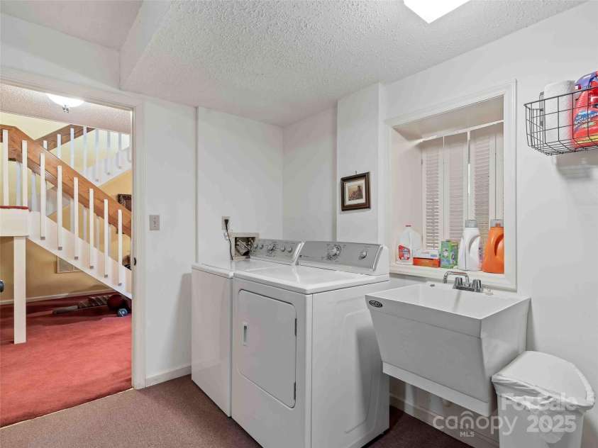 161 Winding Meadows Drive, Flat Rock, NC 28731.  MLS# CAR4256144, YatesRealty ID 20029. 