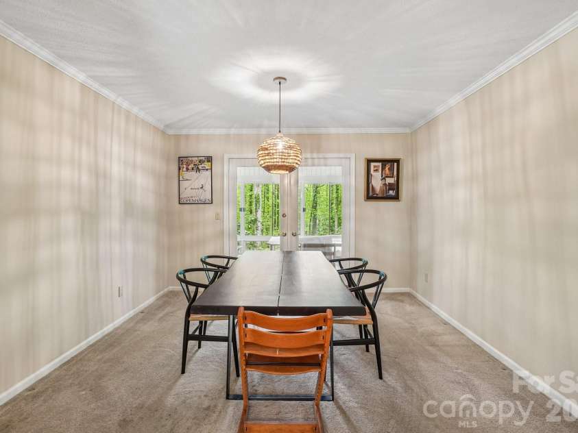 9 Westbridge Drive, Hendersonville, NC 28739.  MLS# CAR4371220, YatesRealty ID 20029. 