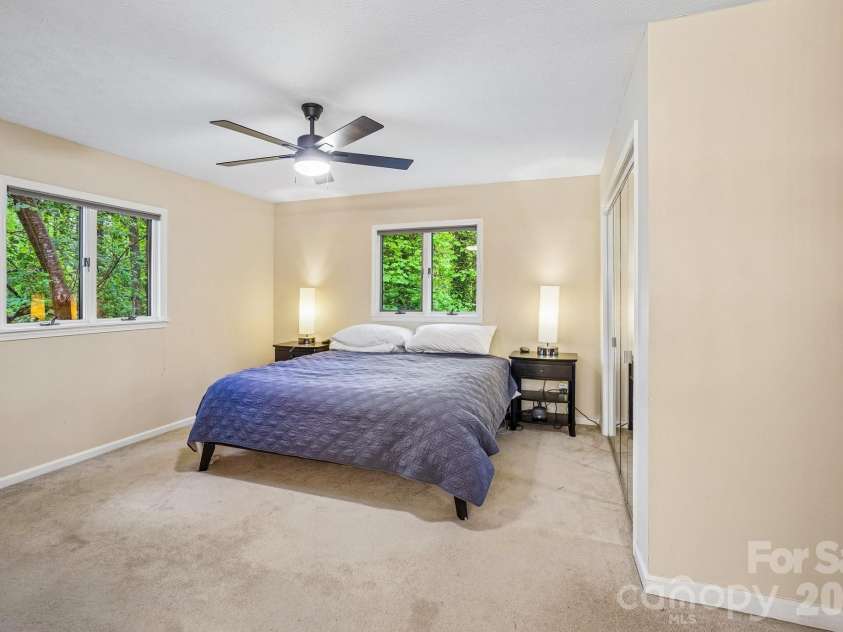 9 Westbridge Drive, Hendersonville, NC 28739.  MLS# CAR4371220, YatesRealty ID 20029. 