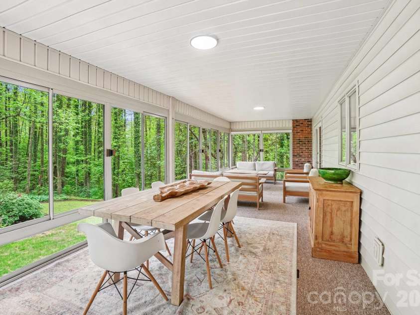 9 Westbridge Drive, Hendersonville, NC 28739.  MLS# CAR4371220, YatesRealty ID 20029. 