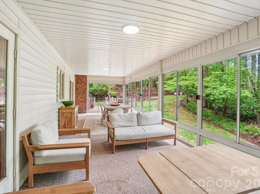 9 Westbridge Drive, Hendersonville, NC 28739.  MLS# CAR4371220, YatesRealty ID 20029. 