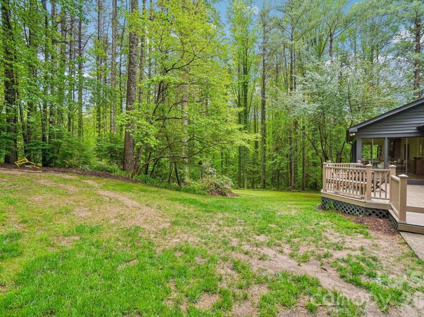 9 Westbridge Drive, Hendersonville, NC 28739.  MLS# CAR4371220, YatesRealty ID 20029. 