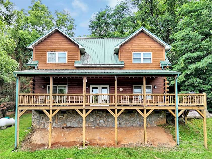 1064 Point Of View Drive, Waynesville, NC 28785.  MLS# CAR4277940, YatesRealty ID 2003. 