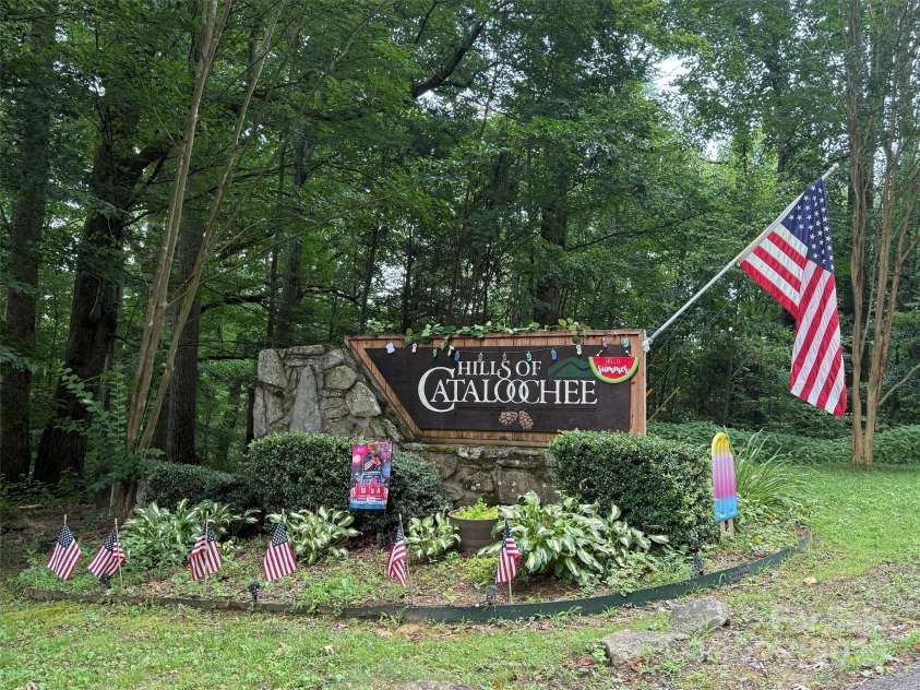 1064 Point Of View Drive, Waynesville, NC 28785.  MLS# CAR4277940, YatesRealty ID 2003. 