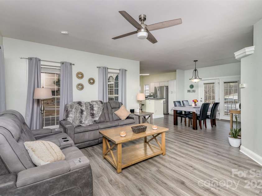 6328 Nc 10 Highway, Hickory, NC 28602.  MLS# CAR4217217, YatesRealty ID 20030. 