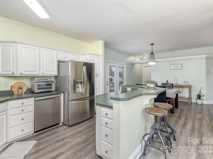 6328 Nc 10 Highway, Hickory, NC 28602.  MLS# CAR4217217, YatesRealty ID 20030. 