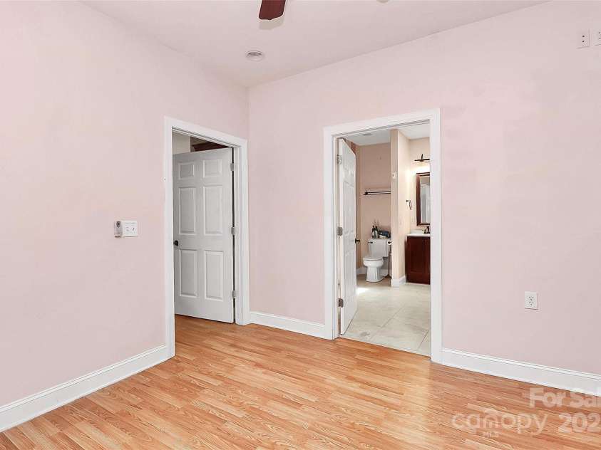 729 Lochaven Road, Waxhaw, NC 28173.  MLS# CAR4247691, YatesRealty ID 20031. 