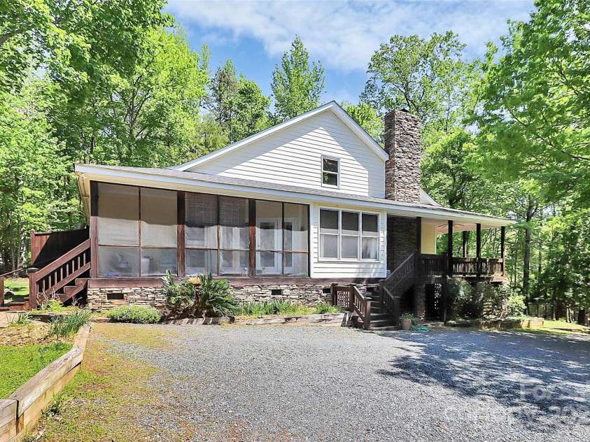 729 Lochaven Road, Waxhaw, NC 28173.  MLS# CAR4247691, YatesRealty ID 20031. 