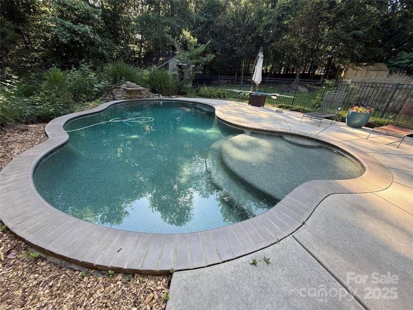 729 Lochaven Road, Waxhaw, NC 28173.  MLS# CAR4247691, YatesRealty ID 20031. 
