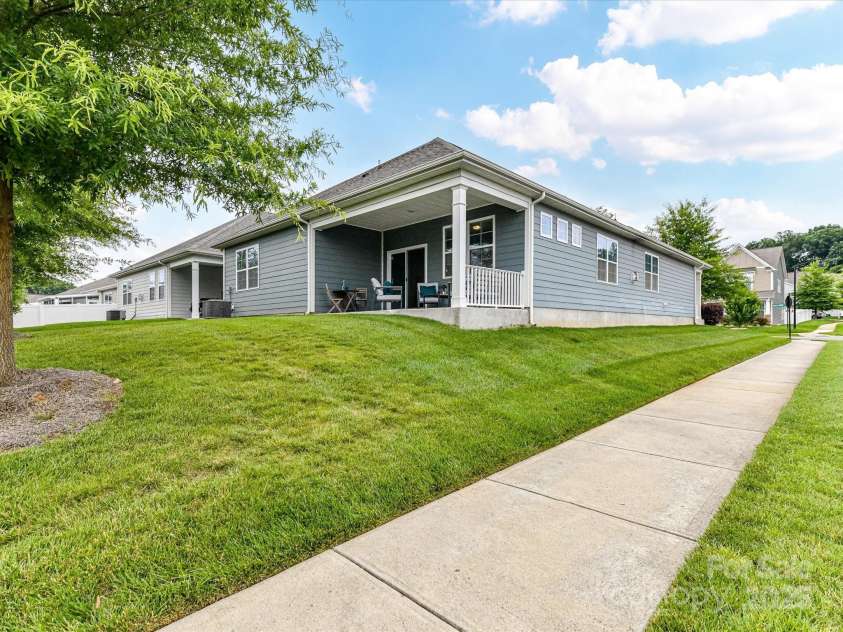 505 Belle Grove Drive, Lake Wylie, SC 29710.  MLS# CAR4263930, YatesRealty ID 20032. 