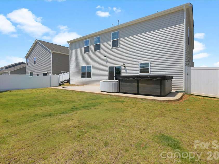 9223 Poquoson Drive, Gastonia, NC 28056.  MLS# CAR4374616, YatesRealty ID 20032. 