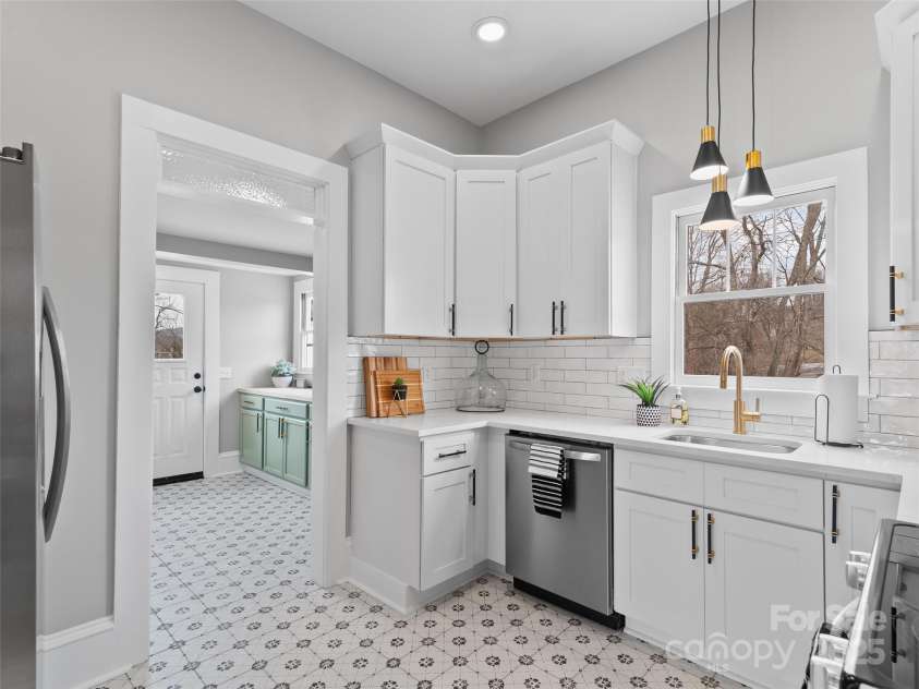 163 Pharr Street, Canton, NC 28716.  MLS# CAR4224754, YatesRealty ID 20033. 